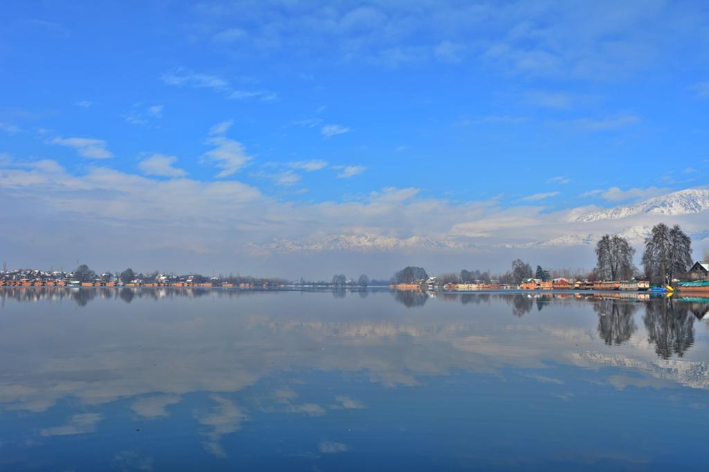 מלון Nagin Bagh Golden Flower Heritage Houseboat מראה חיצוני תמונה